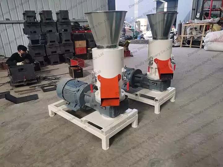 Wood sawdust pellet machine