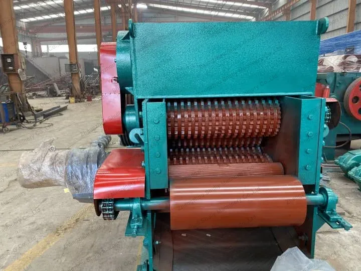 Industrial drum wood chipper