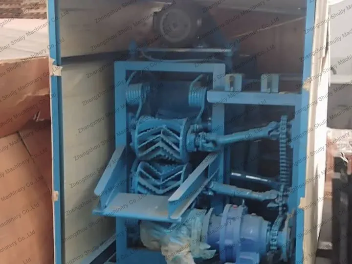 Wood Bark Peeling Machine And Wood Sawmill For Malaysian Timber Mill 5 Wood bark peeling machine packaging