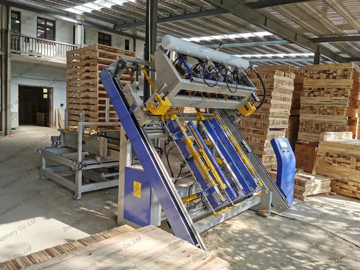 Automatic Wood Pallet Nailing Machine 5 Automatic pallet nailer for wooden pallet assembling