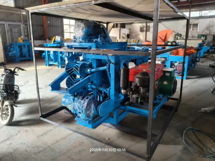 Diesel-powered wood debarker for log peeling